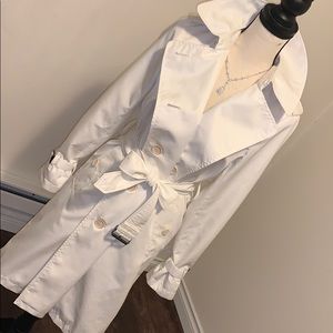 Gorgeous Burberry Trench Coat